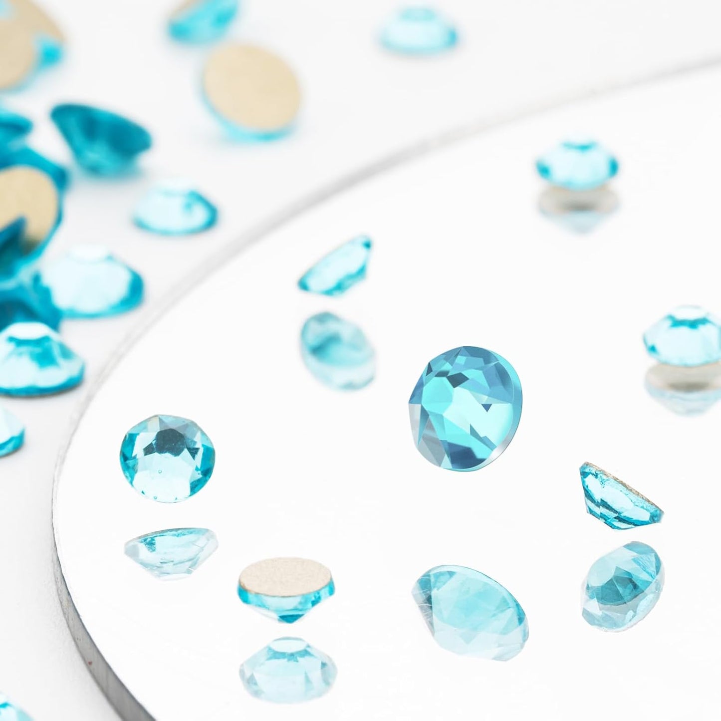 Novani Aquamarine Rhinestones 1440pcs Flat Back Round Rhinestone Style 2088 Sparkly Crystal Gemstones for Nail Art and Crafting SS20,4.6-4.8mm